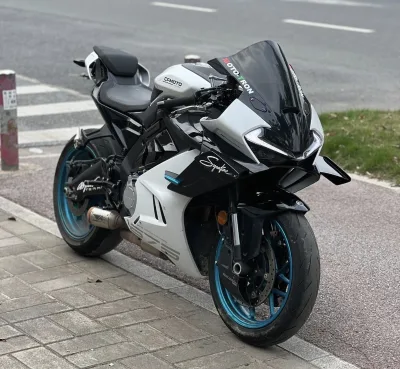 Sport Motorcycle 675SR 675cc Water Cooled Inline Triple Cylinder Gas Bike for Experienced Riders Sportbikes
