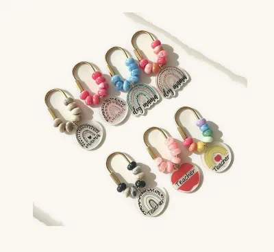 Customizable, Fashionable and Simple Floral Resin Climbing Carabiner Decorative Keychain, Copper Climbing Carabiner Keychain