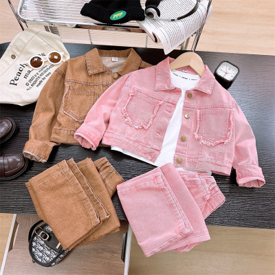 The New Spring and Fall Ensemble Is a Two-piece Chunky Denim Jacket and Wide-leg Pants