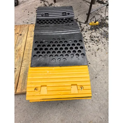 Aiko 1M Driveway Rubber Road Speed Bump with 25-45mph Rating for Asphalt Fixed Installation