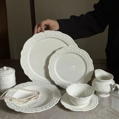 Vintage Embossed Ceramic Dinnerware Set, Floral Bow Relief Porcelain Plates Dessert Pasta Salad Plate for Home Kitchen Wholesale