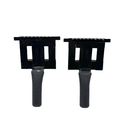 Black Iron Relieves Itching Grooming Brush Comb Scraper Shedding for Horse Livestock Daily Cleaning Tool
