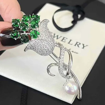 Exquisite Craftsmanship Emerald Tulip Brooch Paired with 8-9mm Natural High-quality Freshwater Pearl Women's Pearl Brooch