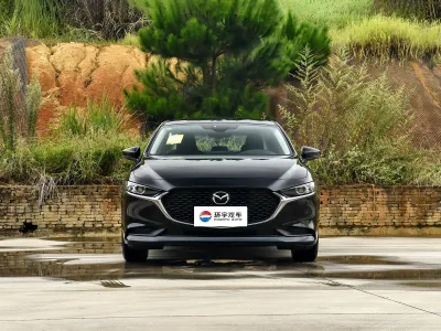 Popular Cheap Used Mazda 3 Axela 2025 1.5L Automatic LHD Left Hand Drive 5 Seater Gasoline Compact Car
