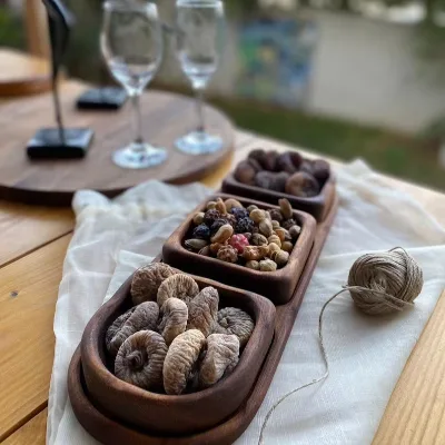 Eco-Friendly Custom Snack Plate Wood Serving Divided Platter with Engraving for Nuts and Other Snacks
