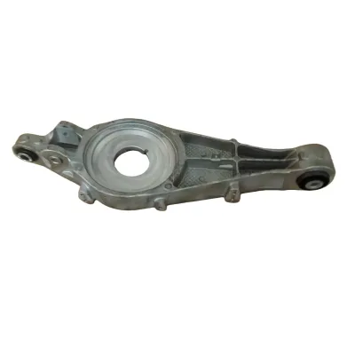 High Quality Auto Parts Suspension Suspension Control Arm OEN 670106334 for Maserati Levante