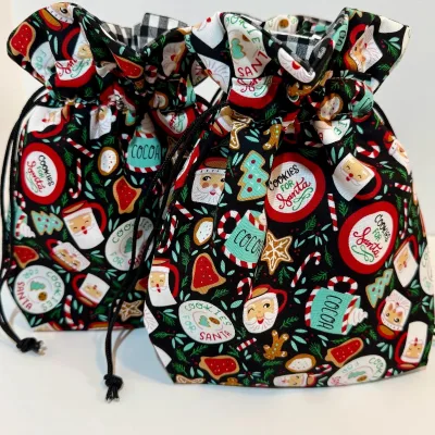 Christmas Printed Gift Bag Christmas Black Fabric Holiday Treat Pouches Santa & Cookies Christmas Drawstring Gift Bags