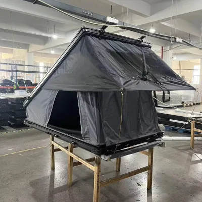 2025 Lightweight Tent on the Roof with Ladder Outdoor 4x4 Camper Car Roof Top Tent 4 Person