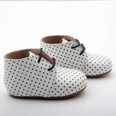 Wholesale Baby Girl Boy Shoes Soft Sole Leather Polka Dot Print Infant Pre-Walker Booties Lace-Up Design Comfortable Crib Shoes