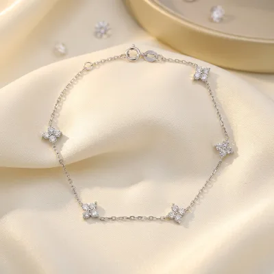 Custom Huacan Lab Grown Diamond Brilliant Cut White IGI Certified Unisex Classic Fashion 4 Leaf Clovers 14k18K Bracelet Bangles
