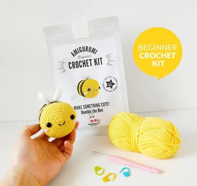 Customized Logo and Label Easy to Make Dumble the Bee Cute and Lovely DIY Crochet Kits for Beginners