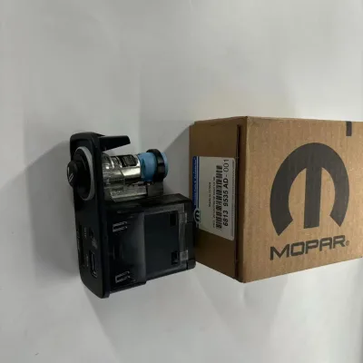 Wholesale Auto Spare Parts Car Cigarette Lighter Holder with USB Port 68139535AD for jeep Cherokee KL mopar