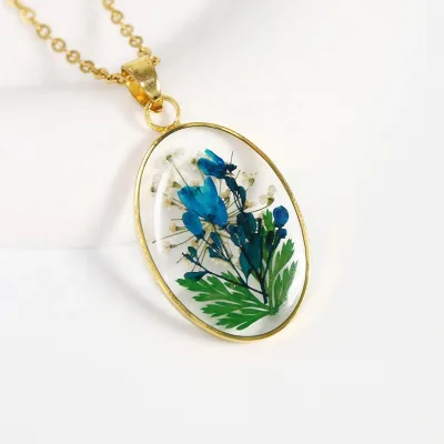Fashion Transparent Epoxy Resin Oval Shape Dried Flower Necklace Dainty Jewelry for Women