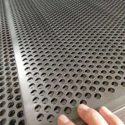 Heavy-duty perforated plate for mining and construction. Maximum strength and wear resistance.