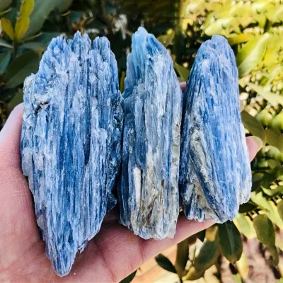 Wholesale natural crystal, blue crystal rough stones, mineral specimens shaped rough stones crystal crafts, and ornaments