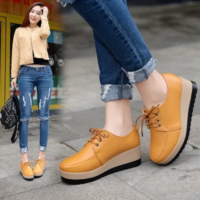 Plus-size Women's Shoes, Comfortable and Stylish, Versatile for Daily Wear, Platform Sneakers with Height-increasing Sole.