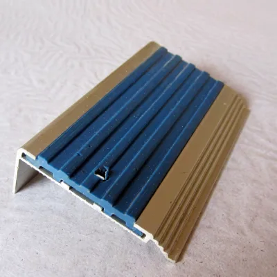 Supported Customized Modern Aluminium Safety Flat Tread Protector Non-Slip Stair Edging Nosing for Villa Balcony Deck Staircase