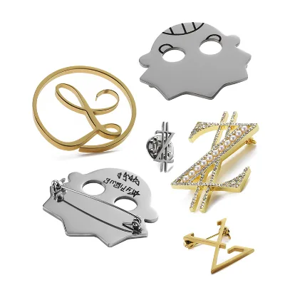 Custom Brooches Cutting Letter Logo Stainless Steel Brooches Women Men Gold Silver Jewellery Brooch with Rhinestones and Pearls
