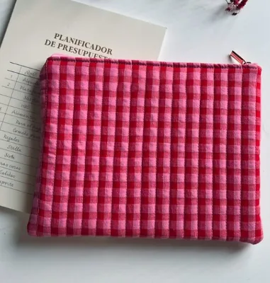 Custom Colorful Plaid Flat Bag Fashionable Compact Makeup Bag Practical Handled Hot for On-The-Go