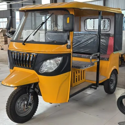 Reliable Low-Noise Fully Enclosed 3-Wheeled Passenger Tuk-Tuk Ideal for Rural Travel and Daily Passenger Transport Services