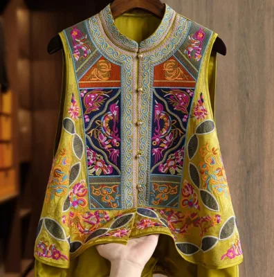 New Arrival Women Yellow Heavy Embroidered New Chinese Trend Vest Unique Chic Sleeveless Outer Waistcoat Daily Wear Top