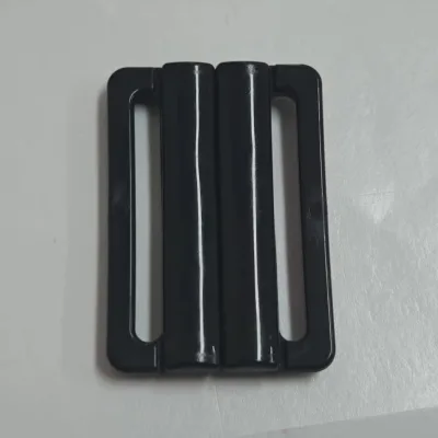Manufacturer's stock supply plastic buckle swimsuit buckle black and white 35MM inner diameter