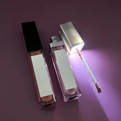 LED Light Liquid Mineral Lip Gloss with Mirror and Light Vegan Hydrating Custom Logo Wholesale Bulk