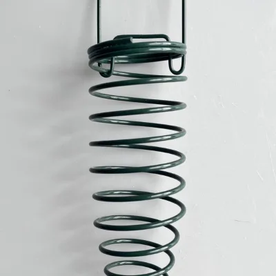 New Design Outdoor Garden Hanging Metal Feeder Iron Birds Corn Feeder for Pets Pet Bowls & Feeders