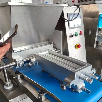 Quantitative Cake Filling Machine, Fully Automatic Cupcake Filling Machine, Full Plate Cake Injection Machine, Mousse Puff
