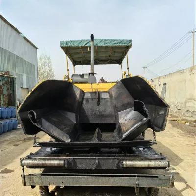 Used HA60C-7 Tracked Asphalt Paver ISUZU 89.2kW Engine 2.3-6m Width Municipal Road Paving Machinery