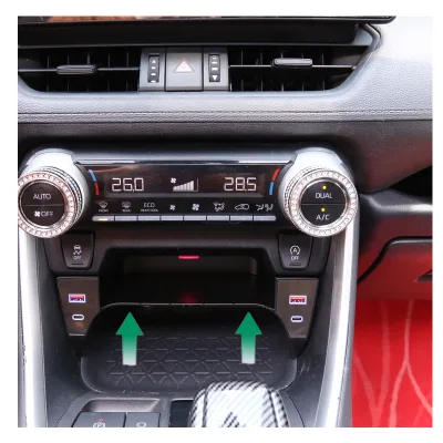 Factory Hot Selling for Toyota RAV4 2020 Accessories USB Type-C 4 in 1 Mobile Phone Fast Charging