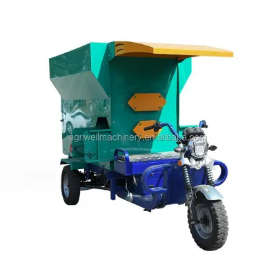 Silage Crushing and Mixing Integrated Spreader Feeding Cattle and Sheep Electric Spreader Large Cubic Diesel Feed Truck