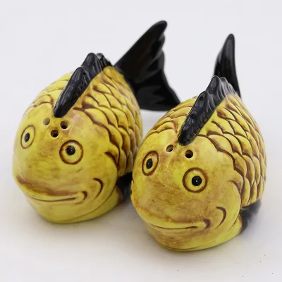 Custom Fish-Shaped Ceramic Salt and Pepper Shakers Ocean Theme Herb & Spice Tools Wholesale for Restaurant Supply
