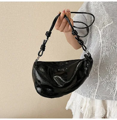 Hot Sale Crossbody Bag, Korean Style Fashion Simple Bright Surface Leisure Travel Versatile Commuting Crossbody Bag