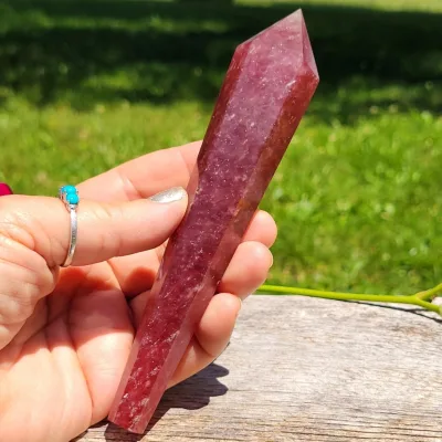 Wholesale High Quality Healing Crystal Wand Natural Strawberry Quartz Scepter for Home Decoration and Gifts