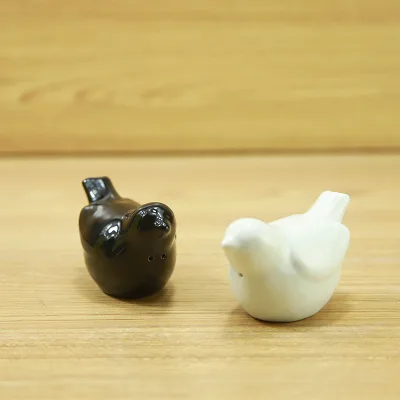 Hot Sale Hotel Kitchen Custom White Ceramic Salt and Pepper Shaker
