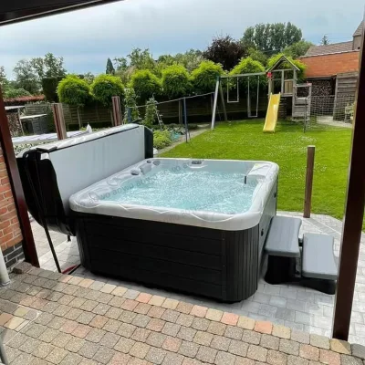 Outdoor square Spa Bathtubs whirlpool Pool with Lid Pool Ozone with Sterilizer Filter Hydrotherapy Outdoor Swim Spas