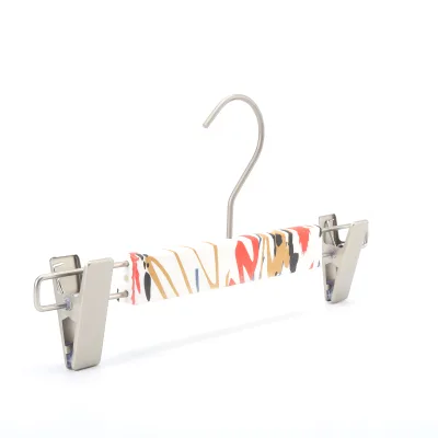 New Listing Foldable Plastic Hanger Metal Hook Clip Spray Painted Pant Clothes Shoes Display Hangers for Bathrooms Wardrobe