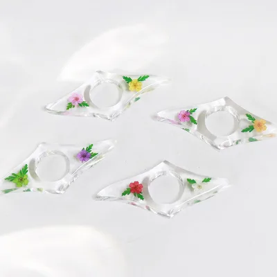 Customized Artificial Clear Dried Flower Resin Crafts Bookend Real Dried Flower Bookmarks Portable Thumb Book Stand