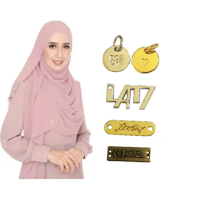 Adjustable Price Custom Metal logo Tag Personalized Personalizados Product Die Cast Crown En with Rivet for Bag Abaya t Shirt