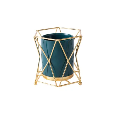 Modern Decorative Tabletop Unique Wholesale Cheap Metal Vases 2026 Luxury Glass and Metal Vases