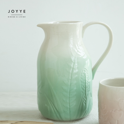 Joyye New Design Embossed Ceramic Jug Colorful Gradient Ceramic Drinkware Tea Pot Cool / Hot Water Jug