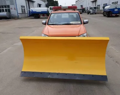 Powerful Snowplow, Compatible with All Types of Vehicles, Easily Clears Winter Snow.