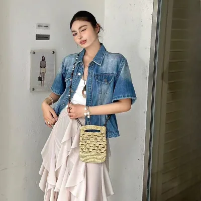 New French Minimalist Vintage Fashion Hand Woven Hollow Tote Bag for Women Daily Commute Crossbody Shoulder Bag Magnetic Closure
