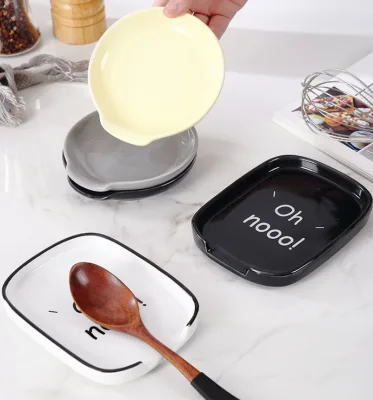 European Modern Creative White Grey Black Yellow Ceramic Spoon Holder Porcelain Chopstick Rest Spoon Rack for Kitchenware