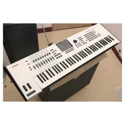 Jelo Second Hand 95% New MOTIF XF7 WH Music Production Synthesizer / 2014