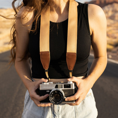 Hands-Free Use With Body Accessories Comfortable Wear Neck Strap for Cameras