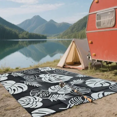 Custom Leaf Design Waterproof Reversible Black White Polypropylene Recycled Plastic Outdoor Rug