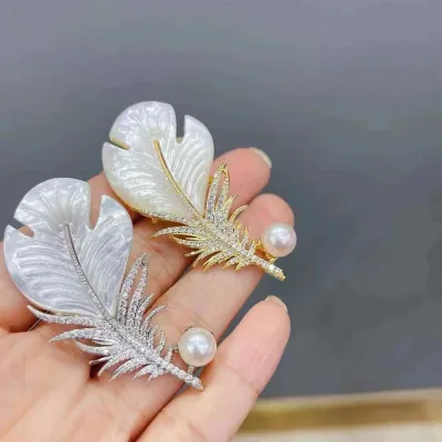 White Shell Feather Aurora Freshwater Akoya Customized Brooch 7-8mm Freshwater Pearl Brooch Ladies Fashion Brooch