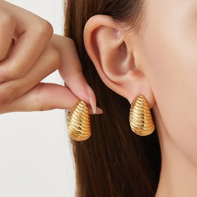 European American 18K Gold Plated Stainless Steel Studs Earrings Trendy Irregular Spiral Stripe Croissant Shape Jewelry for Gift